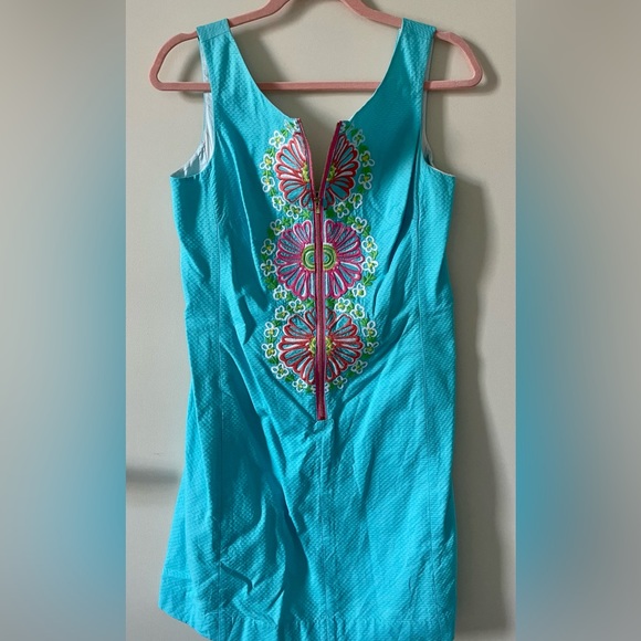 Lilly Pulitzer Dress, looks new!!! Front zip and scoop back. - Picture 2 of 4